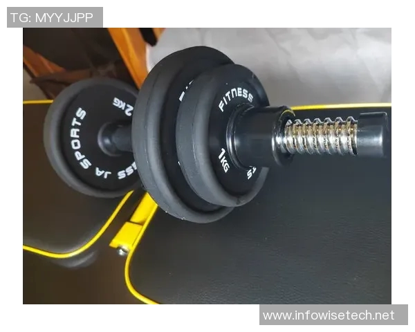 哑铃卧推重量计算公式详解助你科学增肌提升训练效果